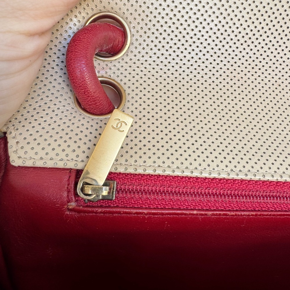 CHANEL Vintage Perforated Leather Top Handle Bag – Beige & Bordeaux - Picture 10 of 16